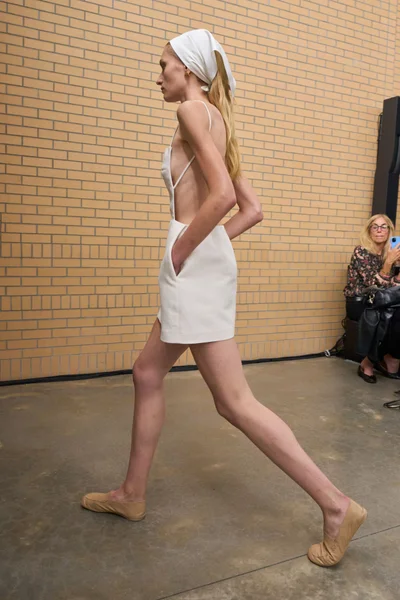 Look 1